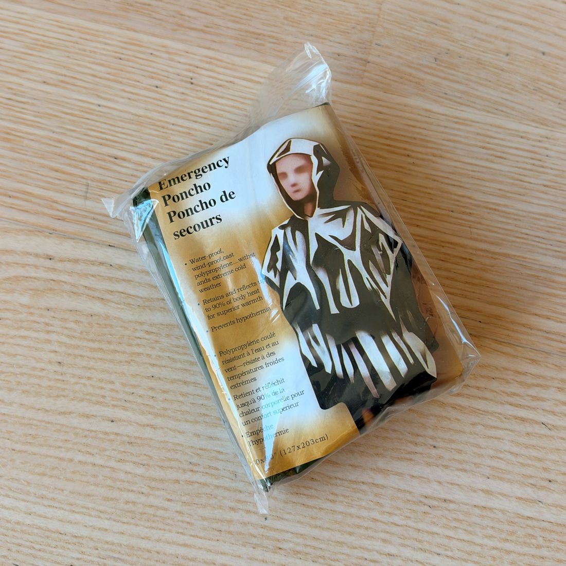Värmereflekterande poncho i Bereds beredskapsväska